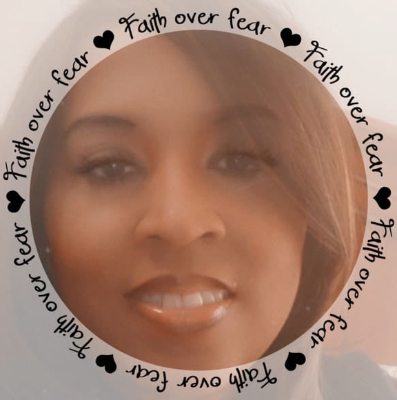 Poshmark profile picture for @staten